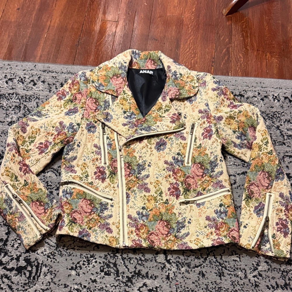Tapestry Floral moto Jacket - Cream and Mauve